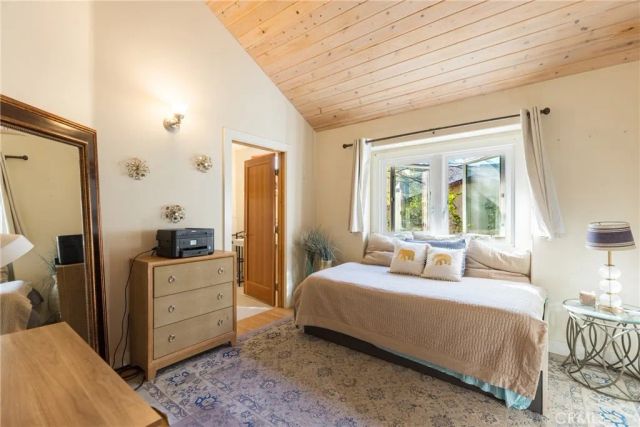 2305 Sugarloaf Drive, Agoura Hills, CA 91301