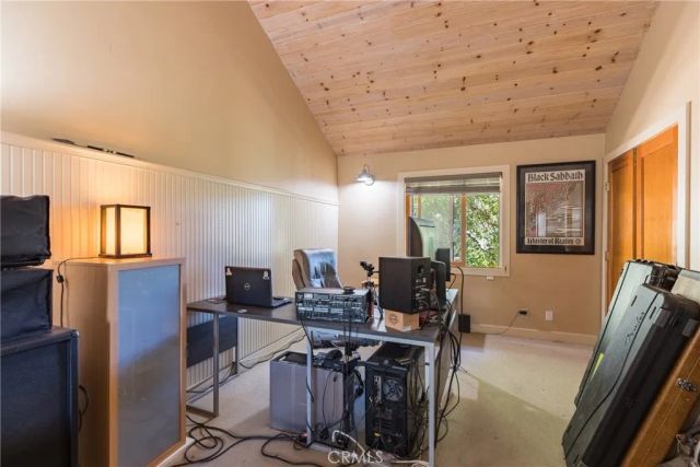 2305 Sugarloaf Drive, Agoura Hills, CA 91301