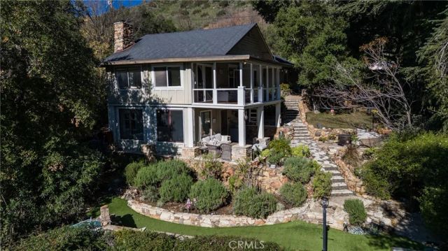 2305 Sugarloaf Drive, Agoura Hills, CA 91301