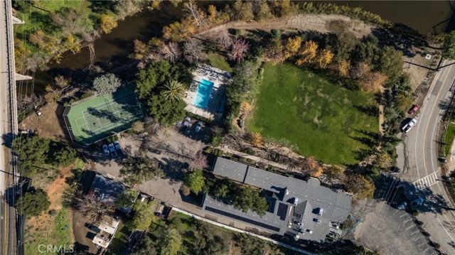 2305 Sugarloaf Drive, Agoura Hills, CA 91301