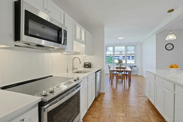 12 Old Mamaroneck Road 7F, White Plains, NY 10605