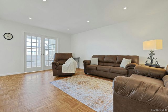 12 Old Mamaroneck Road 7F, White Plains, NY 10605