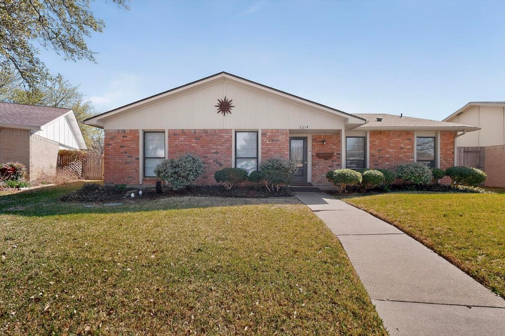 3214 Cedar Lane, Rowlett, TX 75089