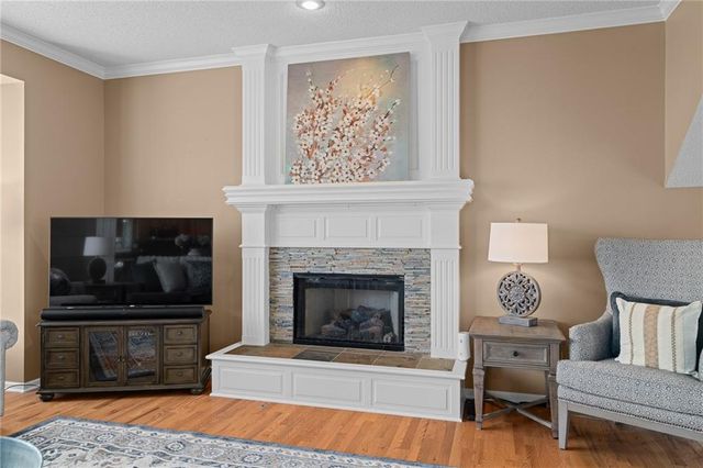 14011 Rosehill Lane, Overland Park, KS 66221