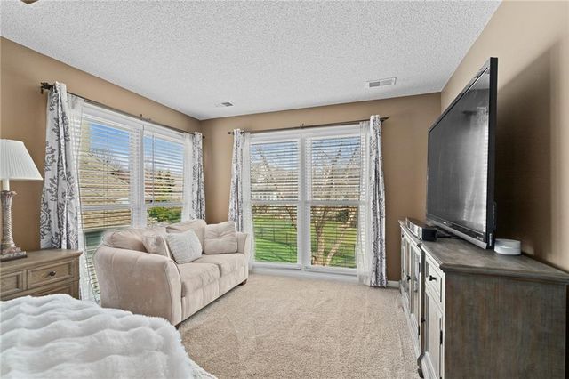 14011 Rosehill Lane, Overland Park, KS 66221