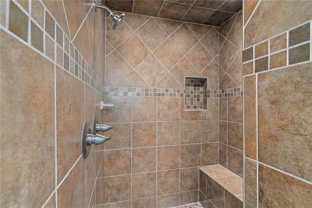 14011 Rosehill Lane, Overland Park, KS 66221