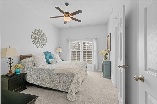 14011 Rosehill Lane, Overland Park, KS 66221