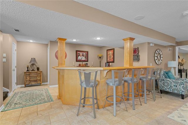 14011 Rosehill Lane, Overland Park, KS 66221