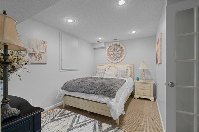 14011 Rosehill Lane, Overland Park, KS 66221