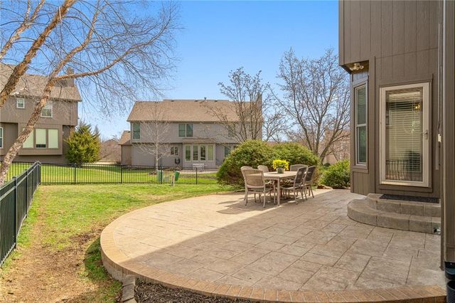 14011 Rosehill Lane, Overland Park, KS 66221