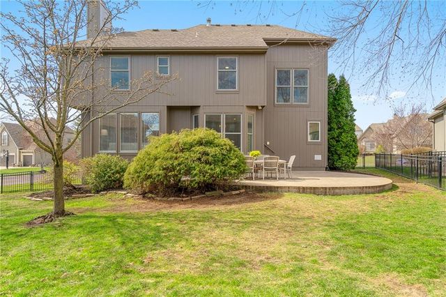 14011 Rosehill Lane, Overland Park, KS 66221