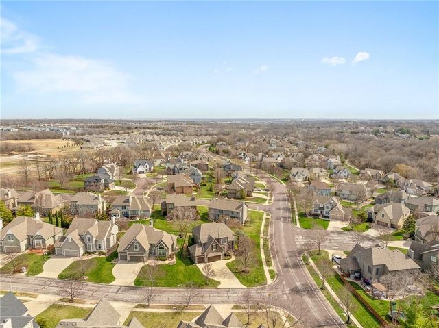 14011 Rosehill Lane, Overland Park, KS 66221