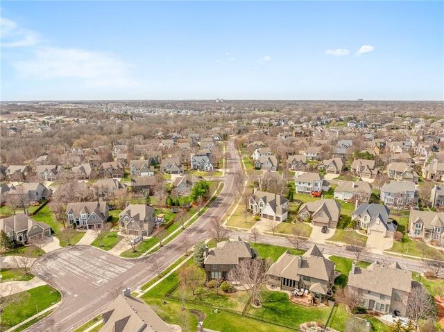 14011 Rosehill Lane, Overland Park, KS 66221