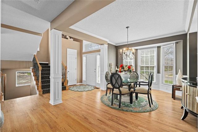 14011 Rosehill Lane, Overland Park, KS 66221