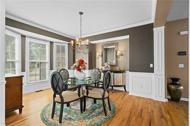 14011 Rosehill Lane, Overland Park, KS 66221