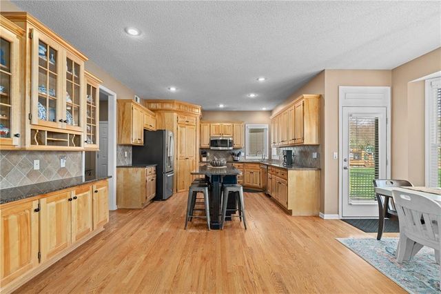 14011 Rosehill Lane, Overland Park, KS 66221