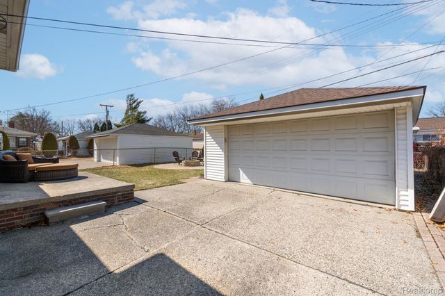 24263 Marine Avenue, Eastpointe, MI 48021