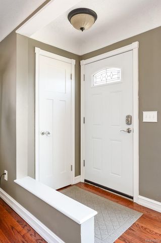 24263 Marine Avenue, Eastpointe, MI 48021