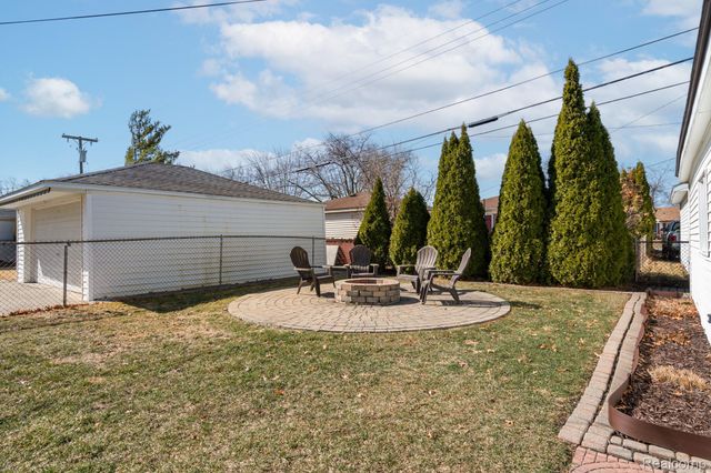 24263 Marine Avenue, Eastpointe, MI 48021