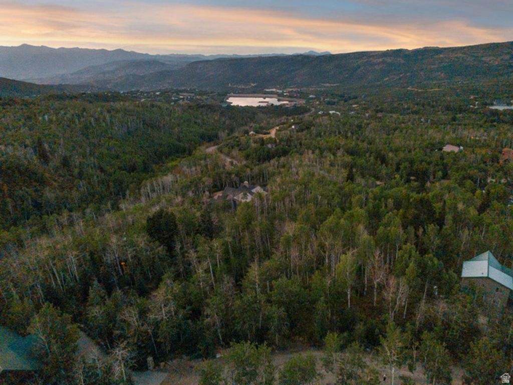 Image 18 of property listing at 10749 E GREEN BRIAR RD # 550, Heber City, UT 84032