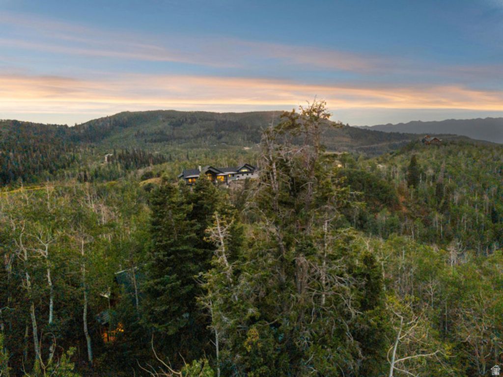 Image 7 of property listing at 10749 E GREEN BRIAR RD # 550, Heber City, UT 84032