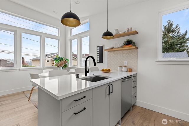 8407 42nd Avenue SW, Seattle, WA 98136