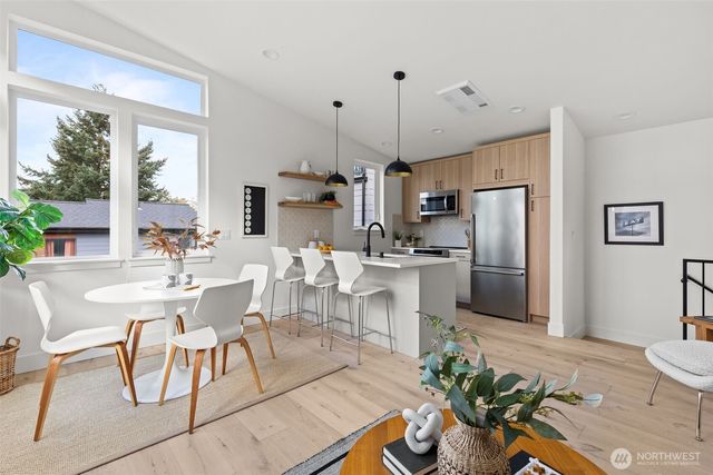 8407 42nd Avenue SW, Seattle, WA 98136