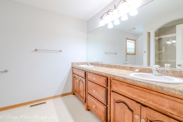 620 Ridge Drive, Elburn, IL 60119