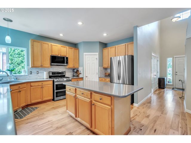11433 Se BETHANY Dr, Happy Valley, OR 97086