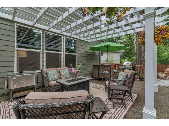 11433 Se BETHANY Dr, Happy Valley, OR 97086