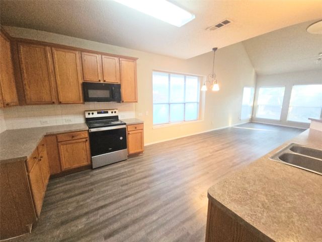 4605 Buffalo Bend Place, Fort Worth, TX 76137