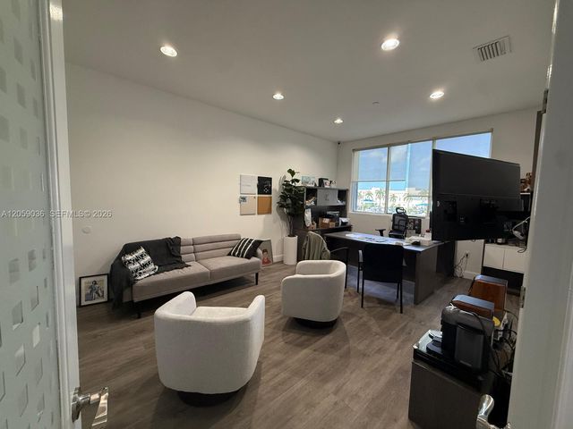 9649 NW 33rd Street, Doral, FL 33172