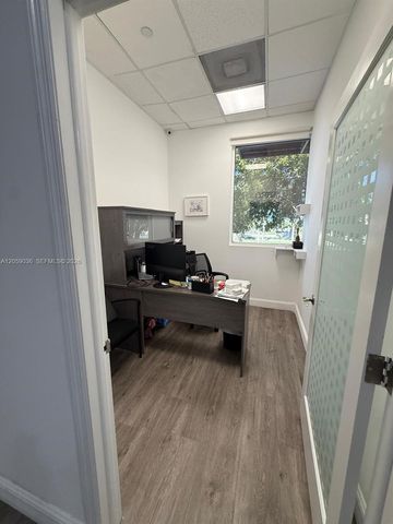 9649 NW 33rd Street, Doral, FL 33172
