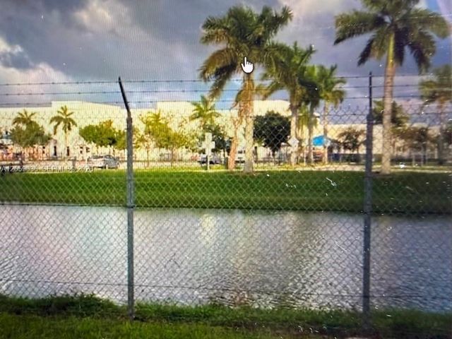 9649 NW 33rd Street, Doral, FL 33172