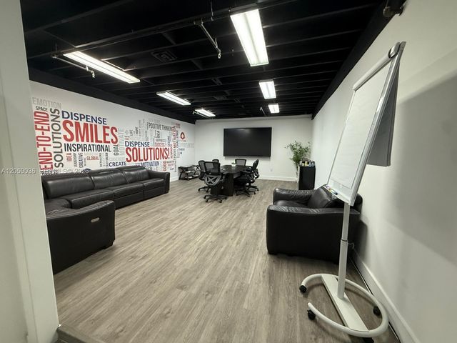 9649 NW 33rd Street, Doral, FL 33172