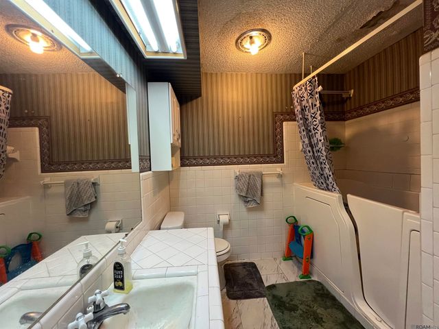 388 Sherwood Forest Blvd, Baton Rouge, LA 70815