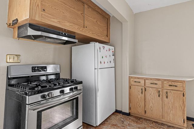 971 Lawson Avenue E, Saint Paul, MN 55106