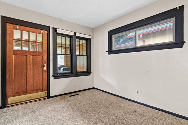 971 Lawson Avenue E, Saint Paul, MN 55106
