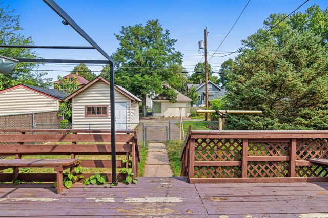 971 Lawson Avenue E, Saint Paul, MN 55106