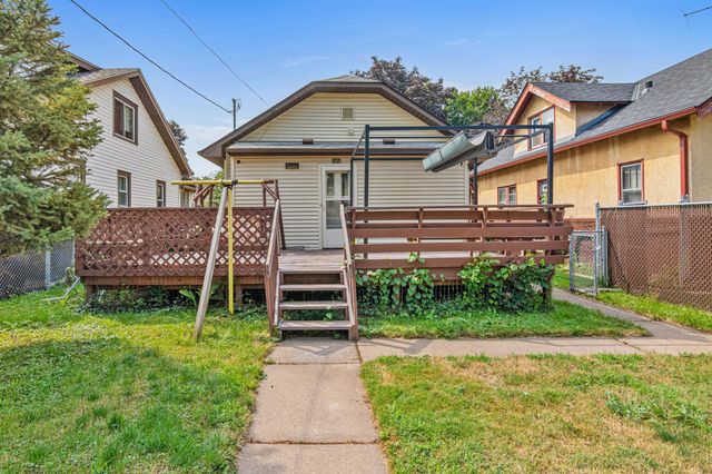 971 Lawson Avenue E, Saint Paul, MN 55106