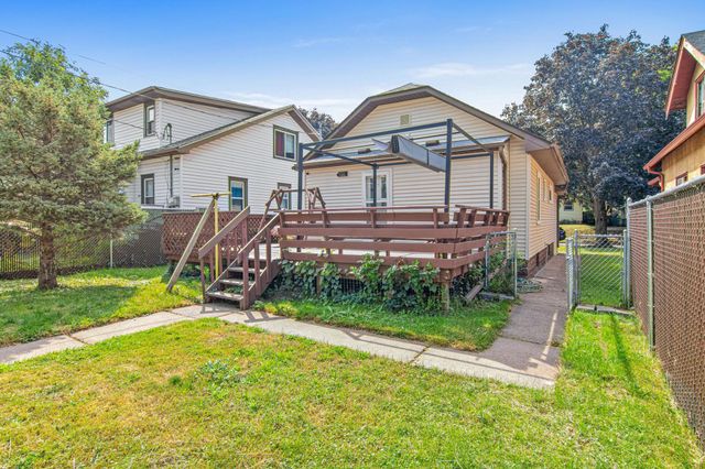 971 Lawson Avenue E, Saint Paul, MN 55106
