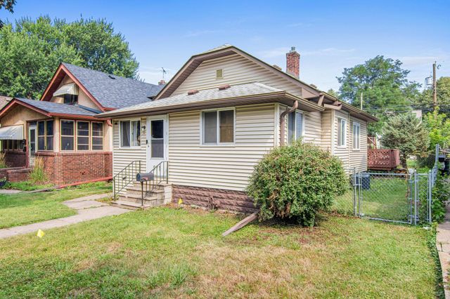 971 Lawson Avenue E, Saint Paul, MN 55106