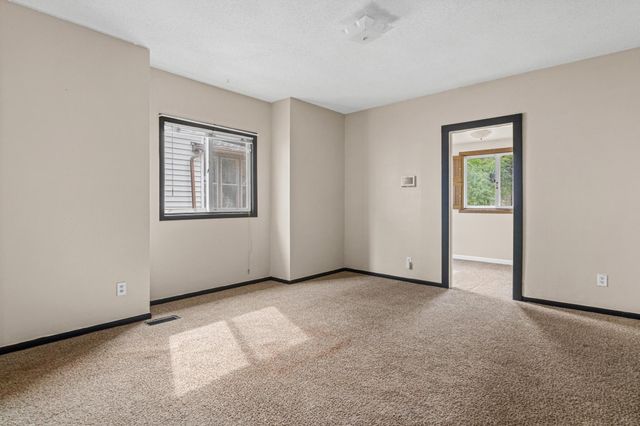 971 Lawson Avenue E, Saint Paul, MN 55106