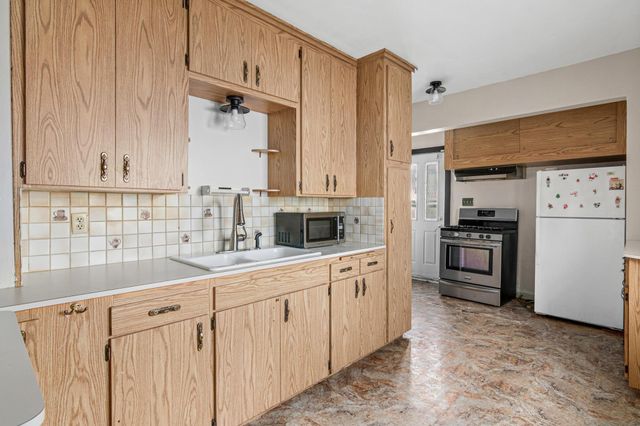 971 Lawson Avenue E, Saint Paul, MN 55106