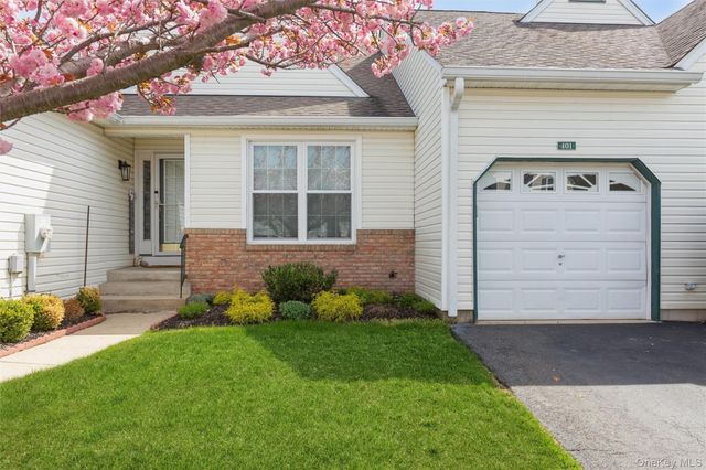 401 Constance Lane, Port Jefferson, NY 11776