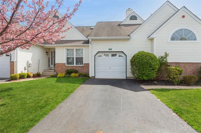 401 Constance Lane, Port Jefferson, NY 11776