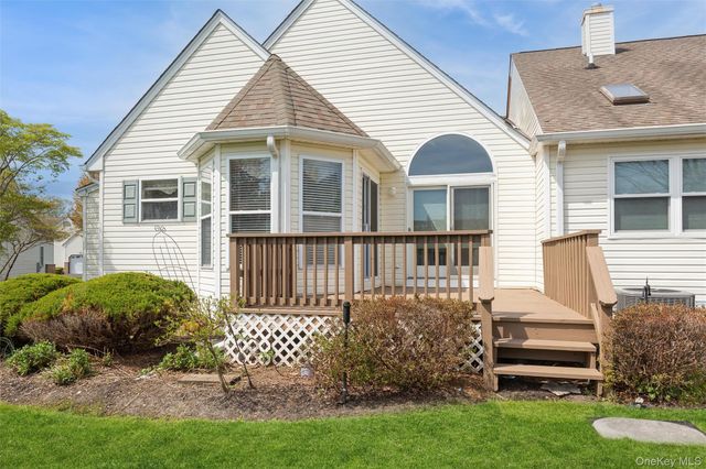 401 Constance Lane, Port Jefferson, NY 11776