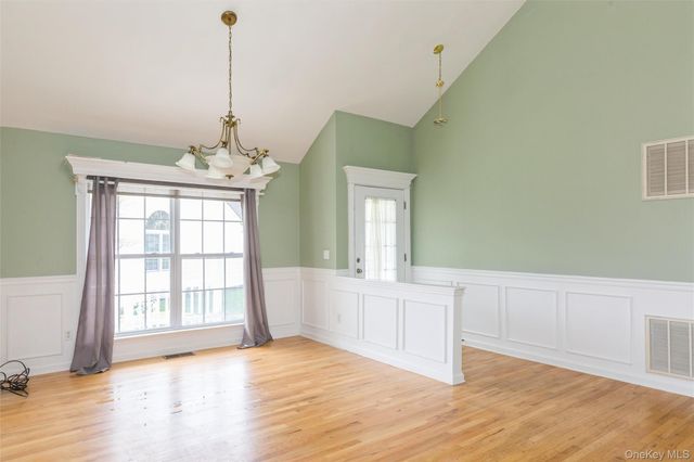 401 Constance Lane, Port Jefferson, NY 11776