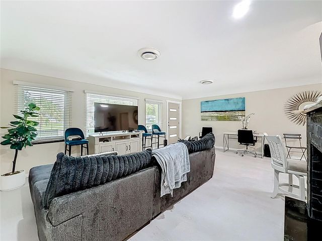 6170 7TH AVENUE N, St Petersburg, FL 33710