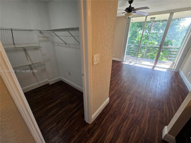 9461 Evergreen Pl 305, Davie, FL 33324